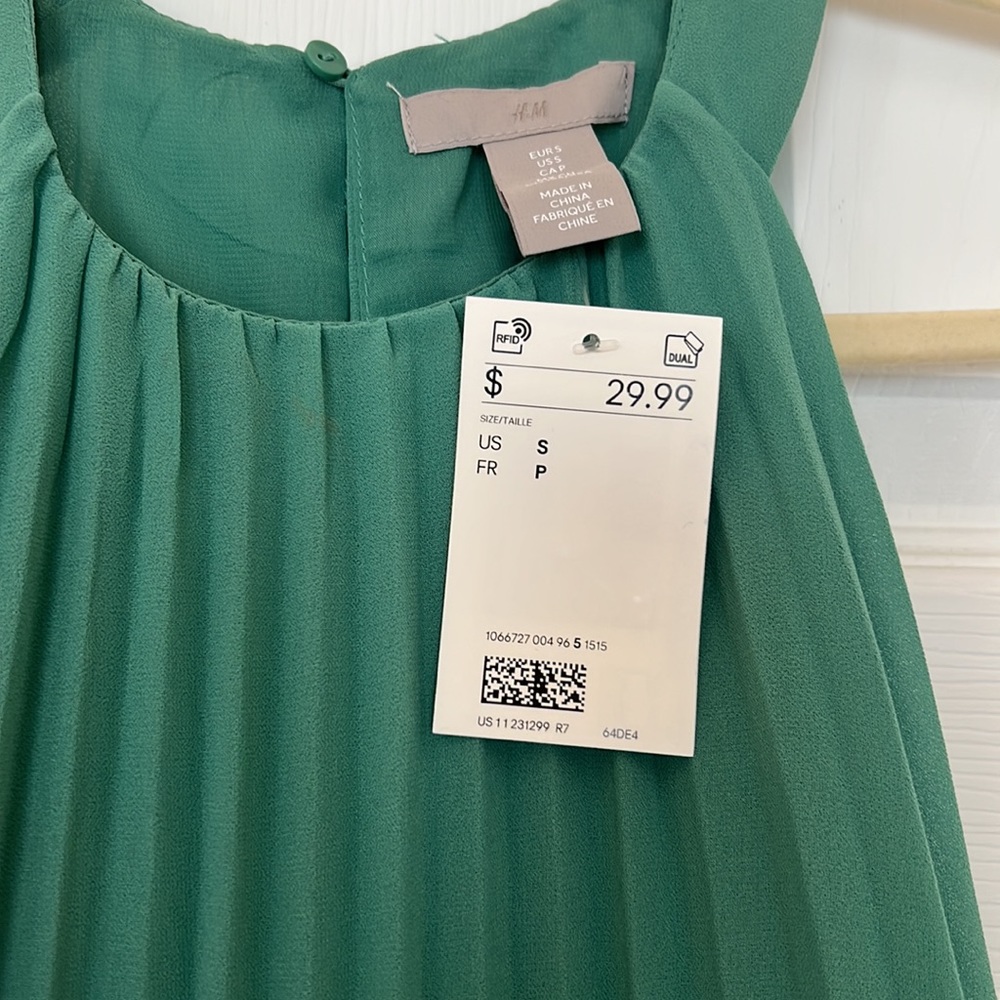 NWT H&M pleated sea foam green tunic top - Picture 3 of 8